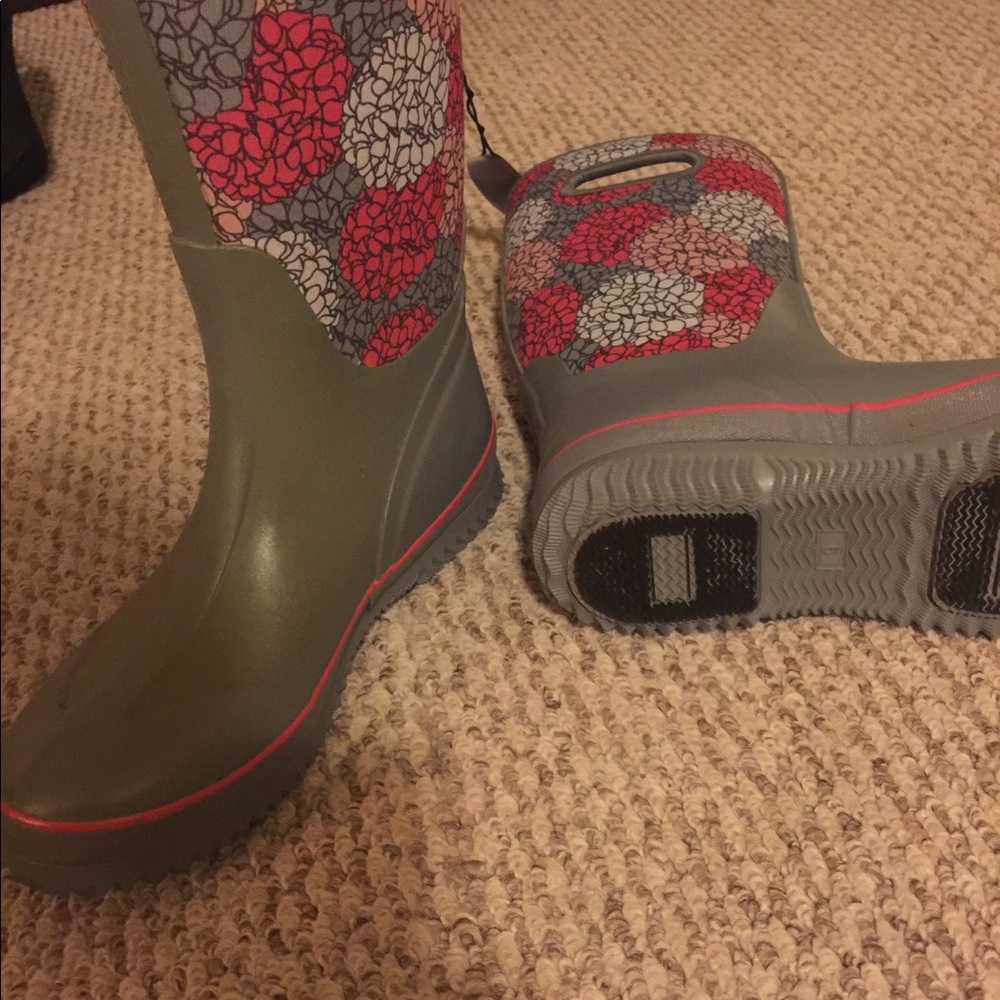 Boots - Picture 4 of 4